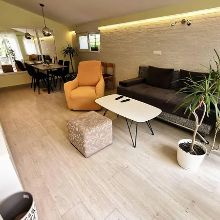 Ida & Miljenko Apartment Kastela